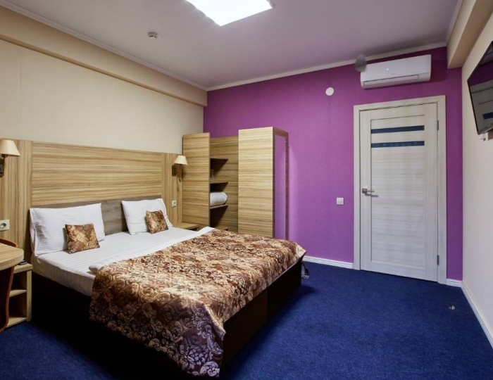 Номер стандарт с 1 двуспальной кроватью (с завтраком) - Отель Comfort / Комфорт Сухум